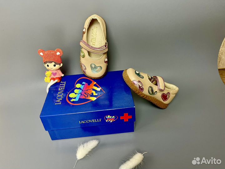 Новые туфли для девочки кожаные 20 размер