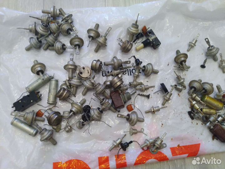 Радиодетали транзисторы диоды конденсаторы