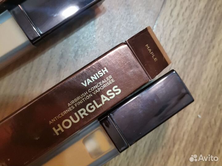 Hourglass консилер