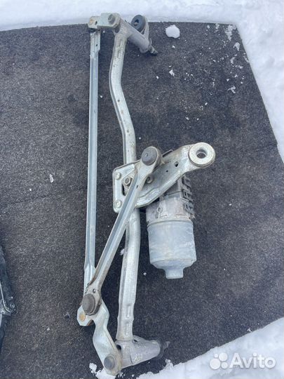 Трапеция стеклоочистителей Фольксваген jetta