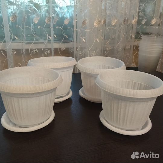 Кашпо для цветов с поддоном