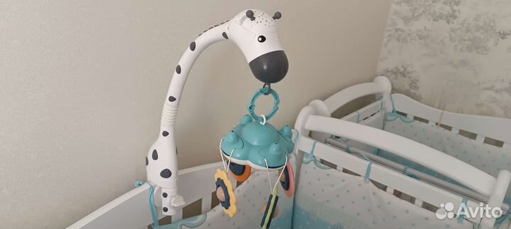 Музыкальная карусель на кроватку