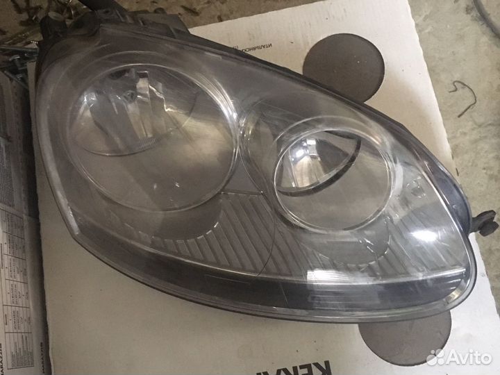 Правая оригинальная фара гольф5/джетта5
