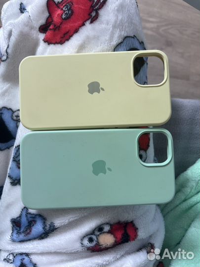 Чехлы на iPhone 13