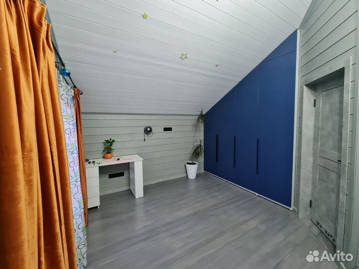 Распашной шкаф