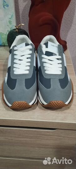 Кроссовки женские 38 размер новые