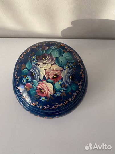 Деревянная шкатулка