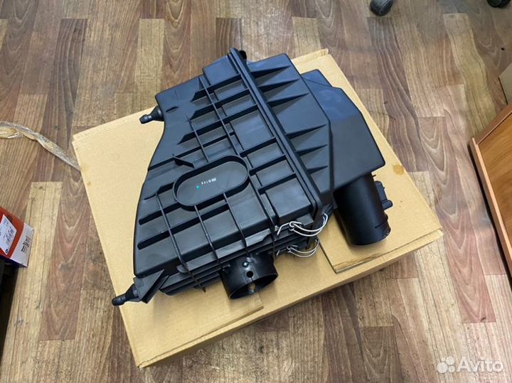 Корпус воздушного фильтра Ford Transit TT9 2.4