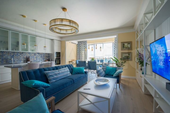 3-к. квартира, 95 м², 8/9 эт.