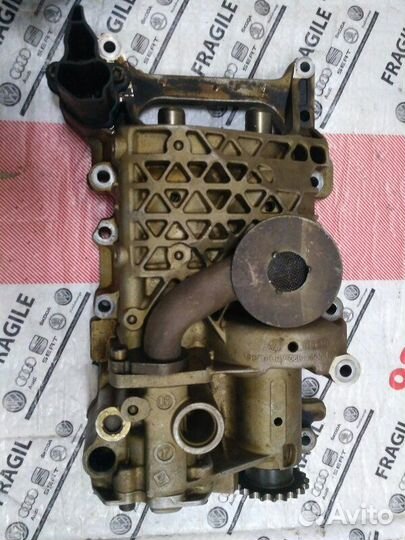 Масляный насос Volkswagen Passat B6