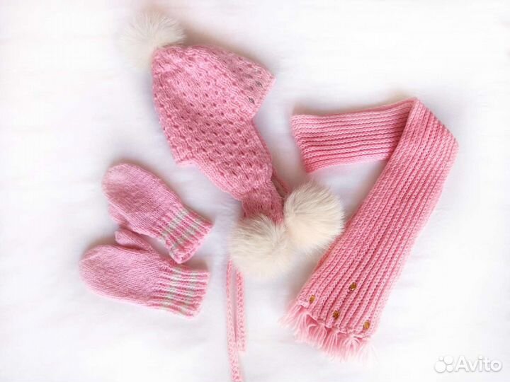 Зимний комплект шапка шарф и варежки на девочку