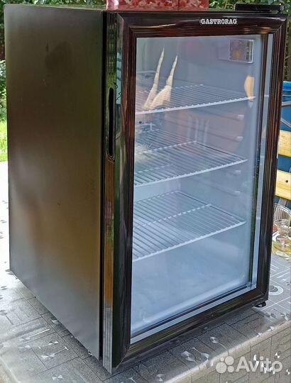 Холодильник компактный барный