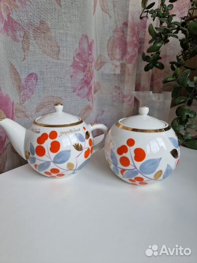 Сахарница и чайник юфз