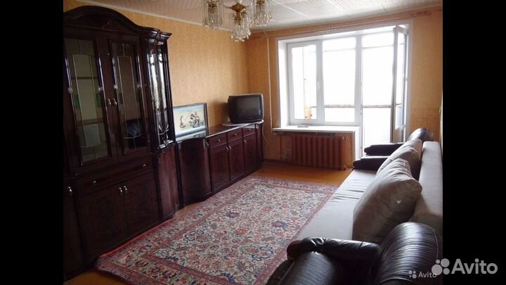 Продаю два ковра 2*3 шерстяные импорт