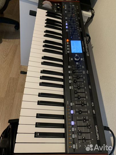 Синтезатор behringer Deepmind 12