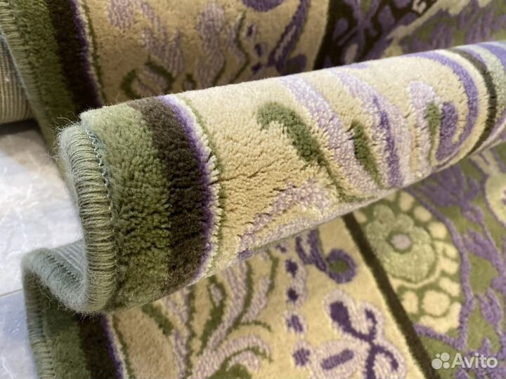 Ковер шерстяной новый