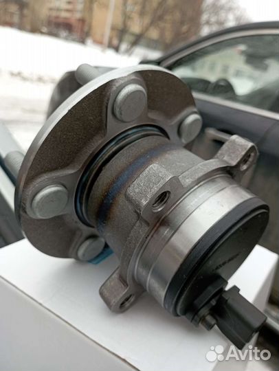 Ступица задняя левая, правая Ford Focus II с ABS