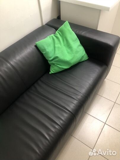 Кожаный диван