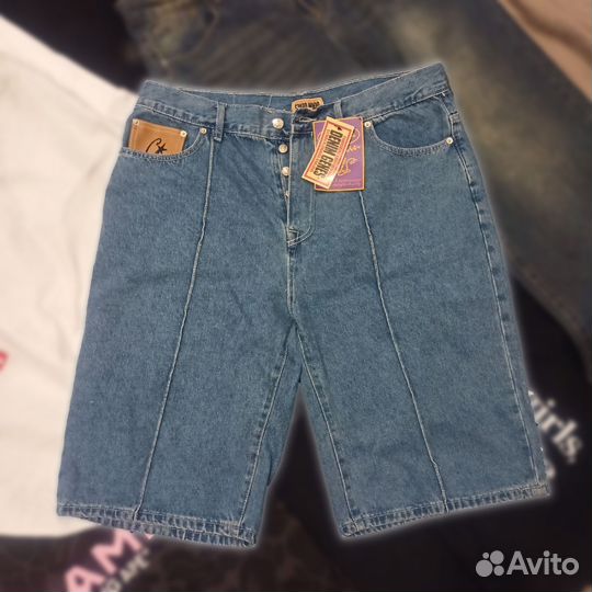 Широкие шорты corteiz