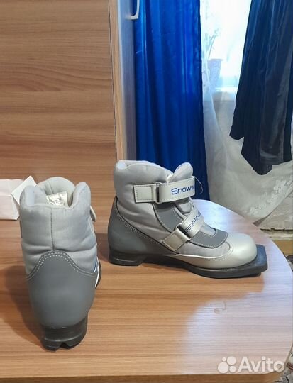 Лыжные ботинки