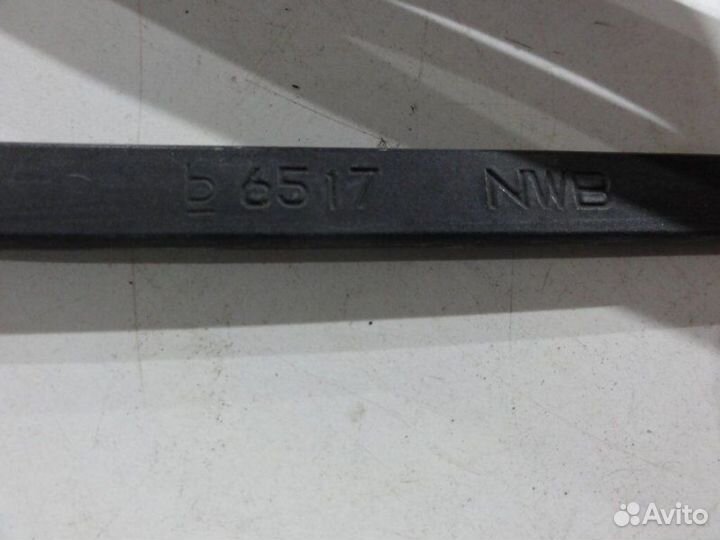 Поводок стеклоочистителя передний правый