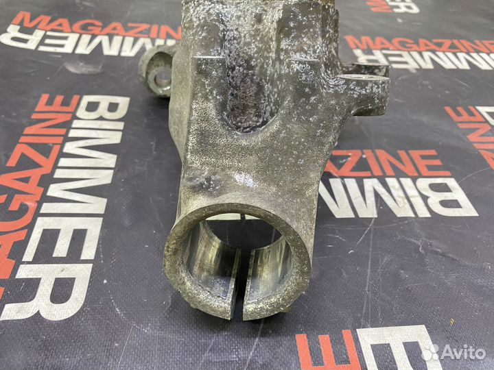 Кулак передний правый BMW F34