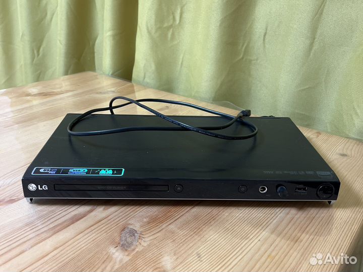 DVD-проигрыватель LG DVX556K