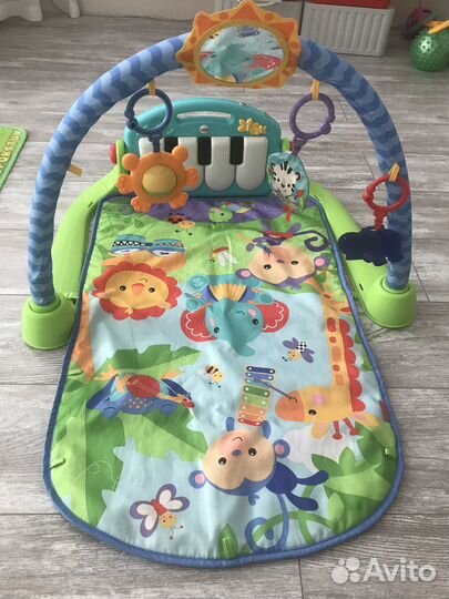 Fisher price развивающий коврик с пианино