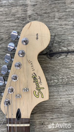 Гитара squier strat