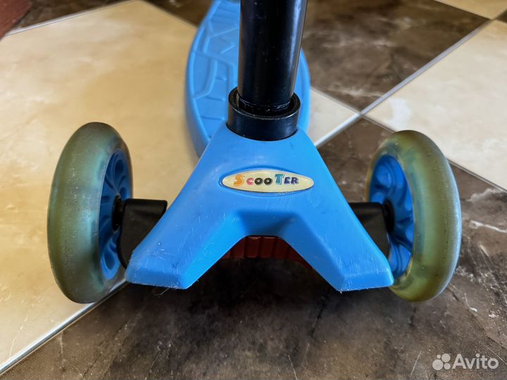 Самокат детский трехколесный