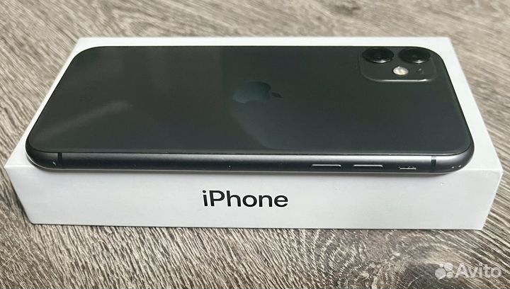 iPhone 11, 64 ГБ