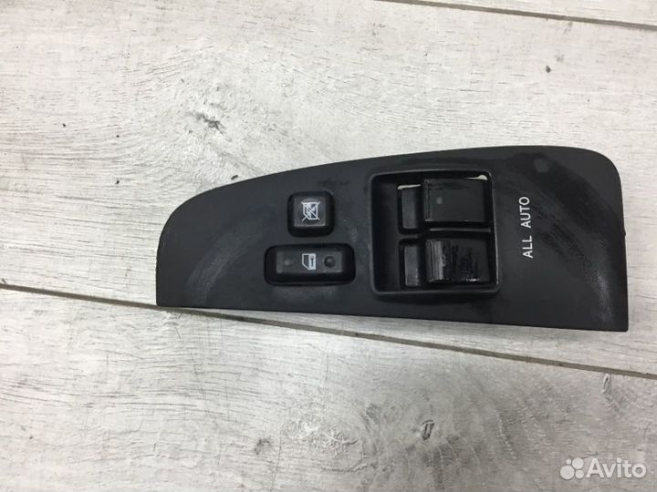 Блок управления стеклоподъемником передний левый