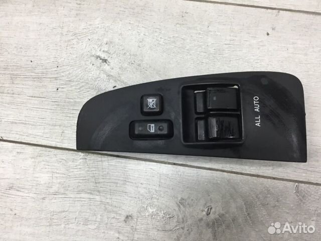 Блок управления стеклоподъемником передний левый