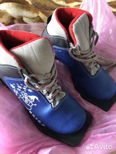 Лыжные ботинки