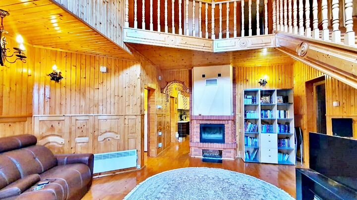 Дом 159 м² на участке 13,3 сот.