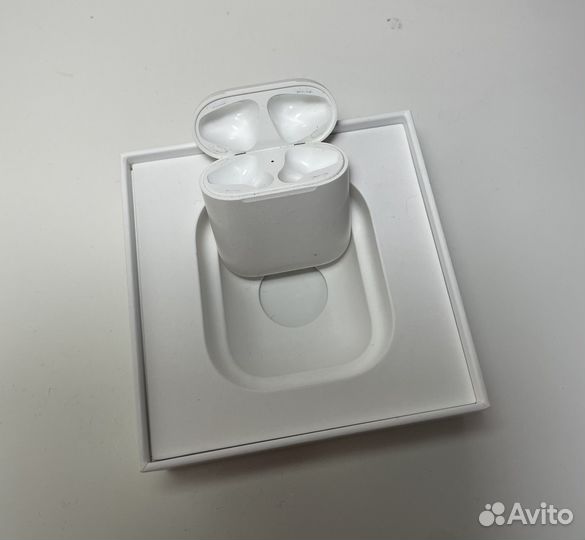 Наушники Apple AirPods