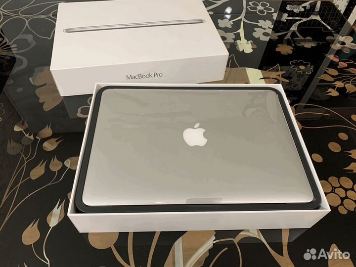 Apple MacBook Pro (Retina, 512gb,13 inch, 2015)