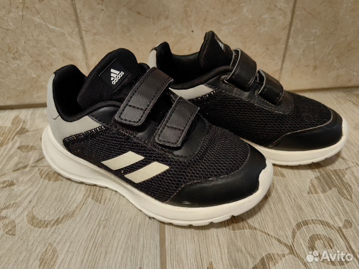 Кроссовки adidas 26,5 размер