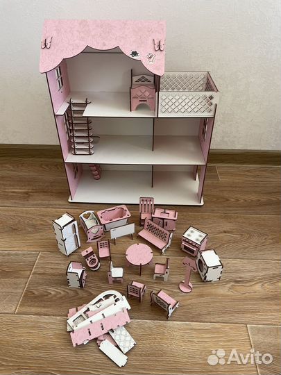 Домик кукольный