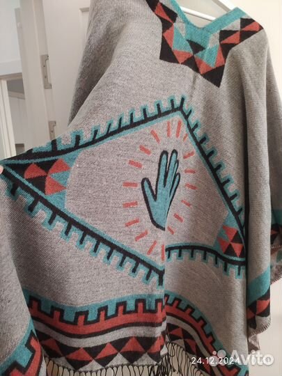 Пончо женское