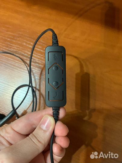 Наушники с микрофоном