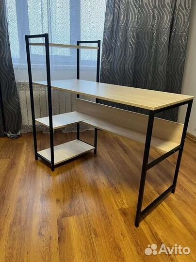 Компьютерный письменный стол