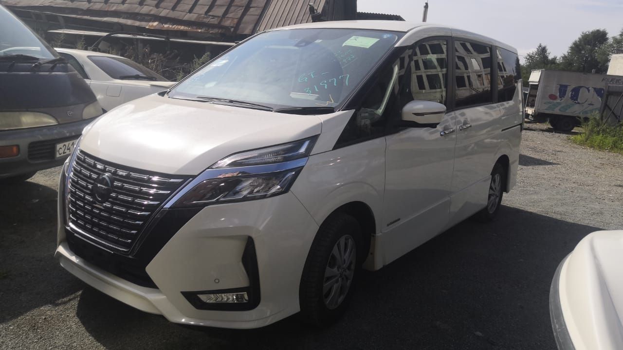 Nissan Serena: фото владельца