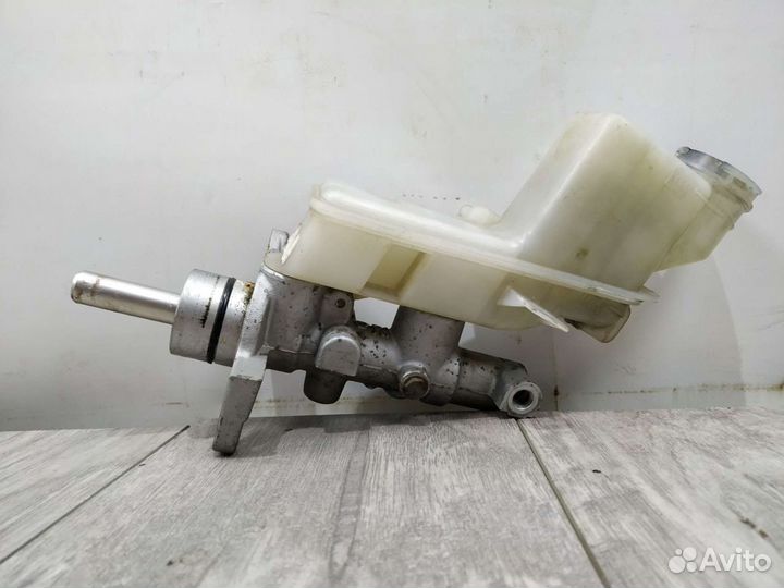 Главный тормозной цилиндр с бачком Mazda 6