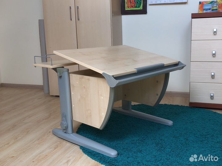 Стол парта растущая Деми