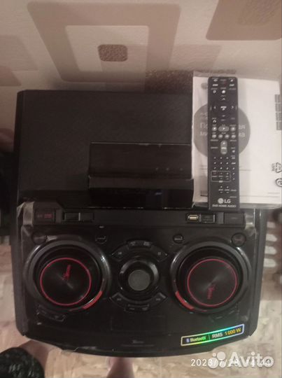 Портативная минисистема LG xboom OM7550