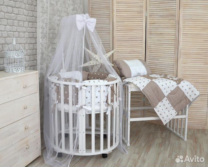 Овальная/круглая кроватка с маятником и матрасами