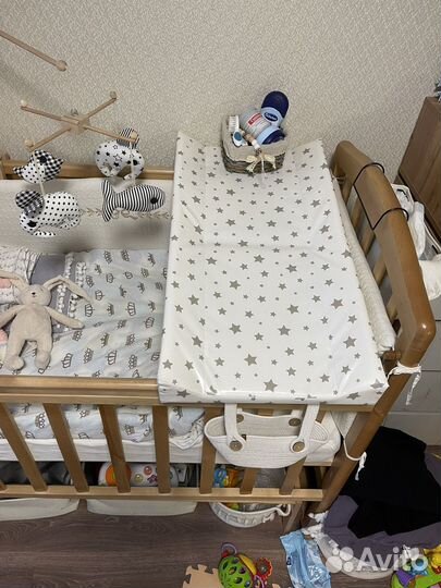 Пеленальная доска на кроватку