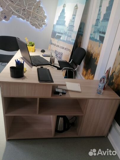 Угловой письменный стол