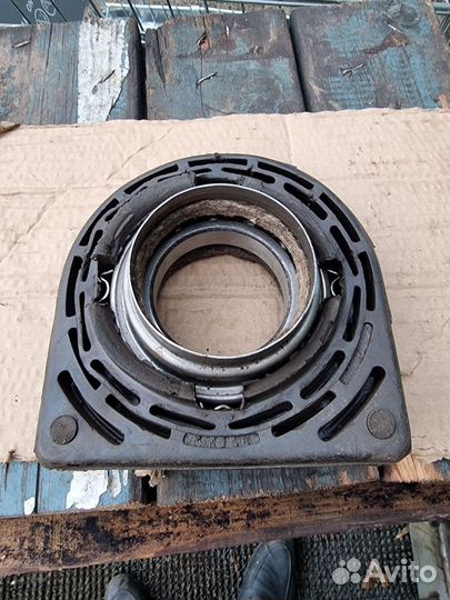 Подшипник подвесрой в сборе с подушкой 53-2202081